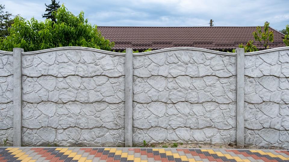 Decorative concrete wall