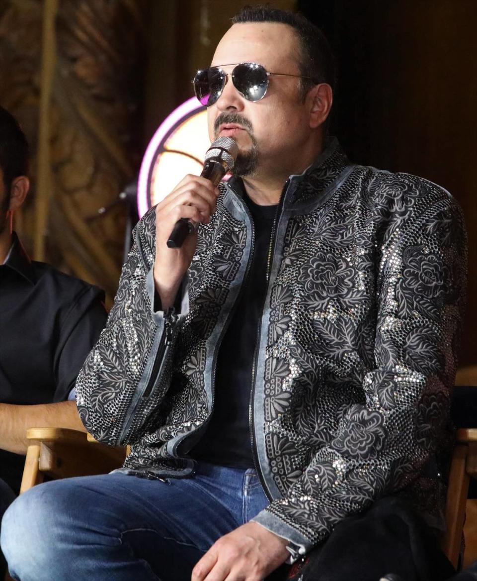 Pepe Aguilar durante una conferencia de prensa en el legendario Teatro “Los Ángeles” el 1 de abril del 2019 sobre lo que su público puede esperar de la gira del Jaripeo Sin Fronteras 2019.
