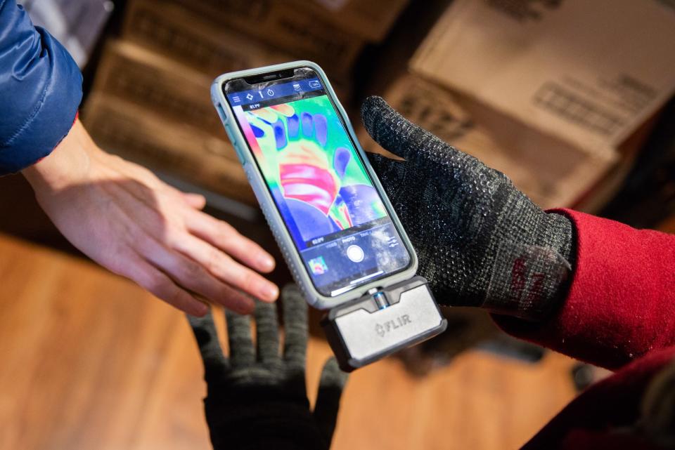 Touchscreen winter gloves