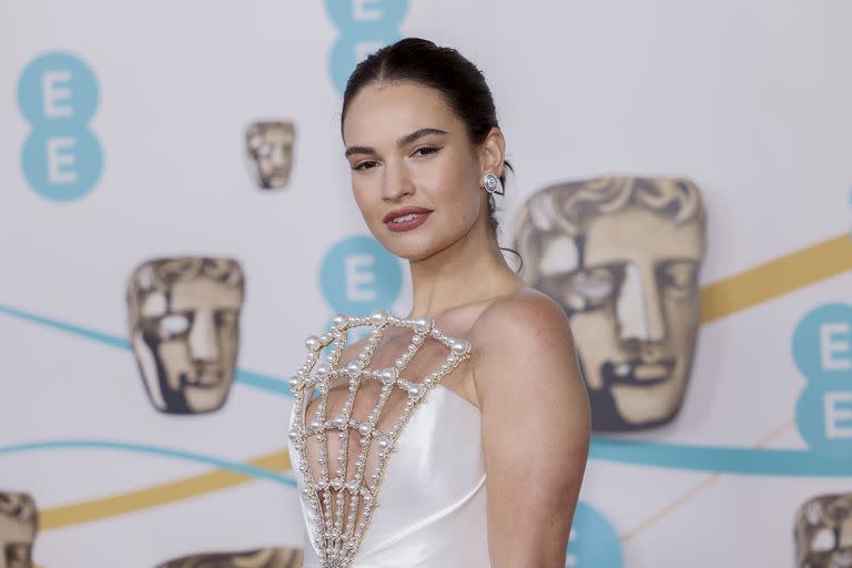 Lily James 