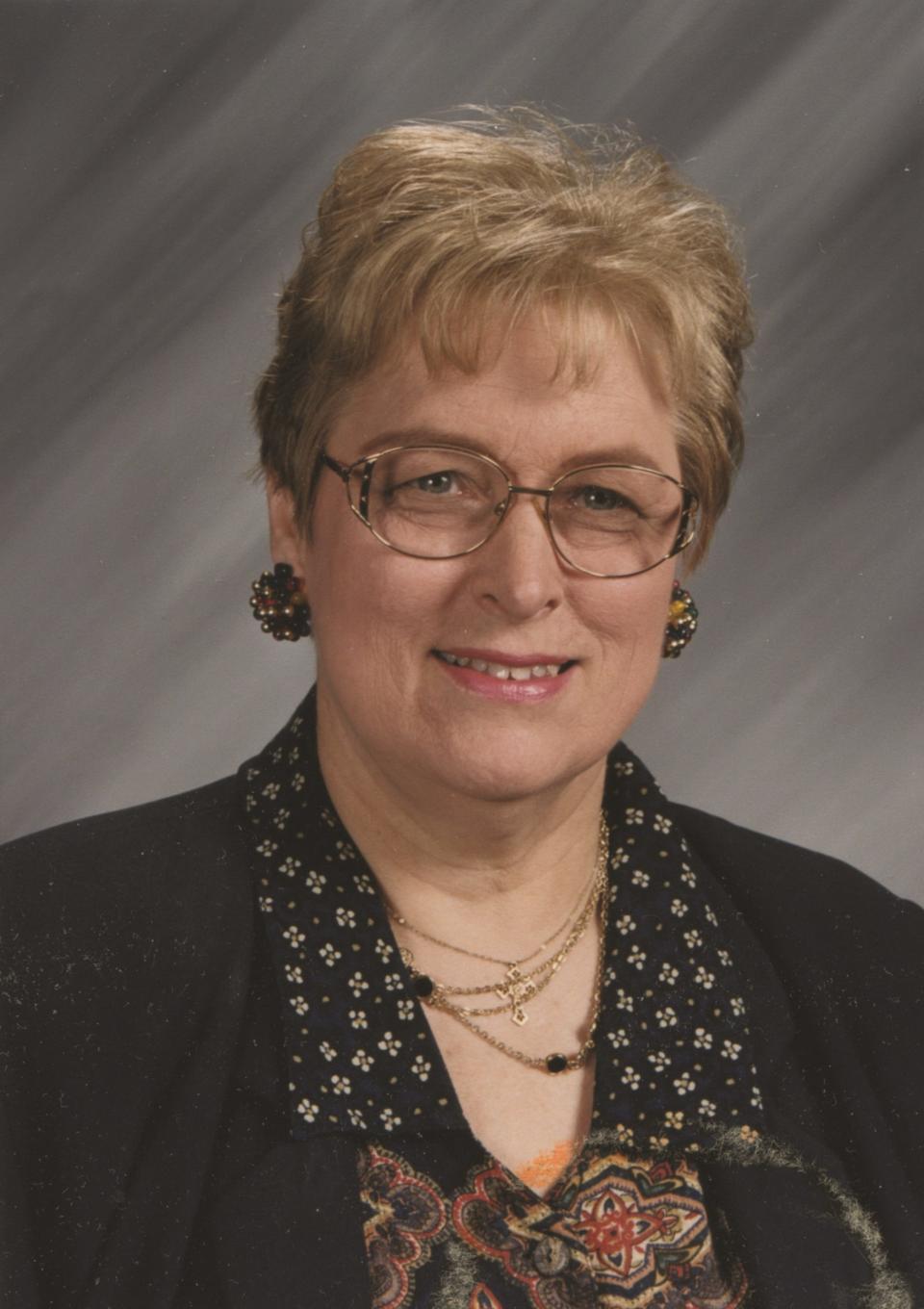 A headshot of Linda Auman