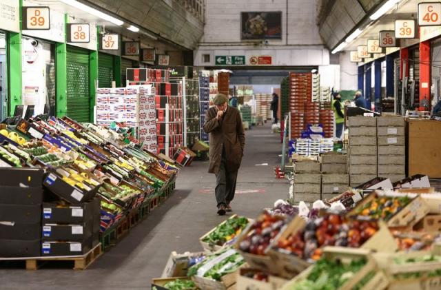 Pepper, Cucumber, Tomato Shortage: Asda Rations Fruits and Vegetable Sales  - Bloomberg