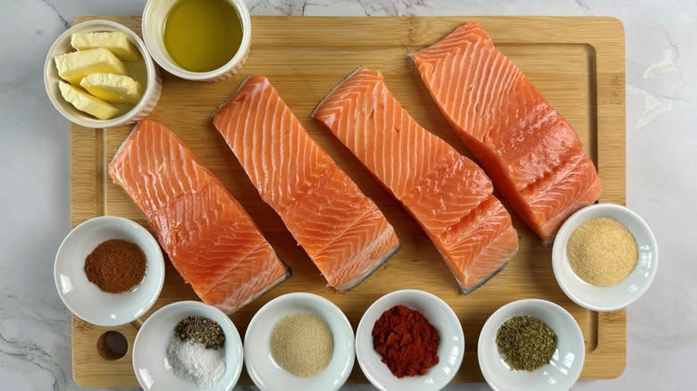 raw salmon with seasonings