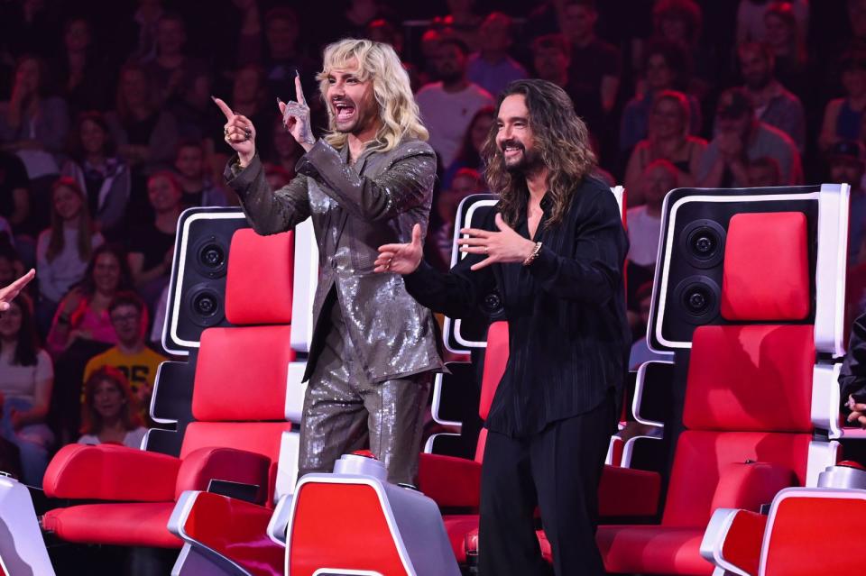 Auf Schmuse- und Erfolgskurs: Die Kaulitz-Brüder sammeln auch in den Blind Auditions weiter Talente ein. (Bild: ProSieben / SAT.1 / André Kowalski)