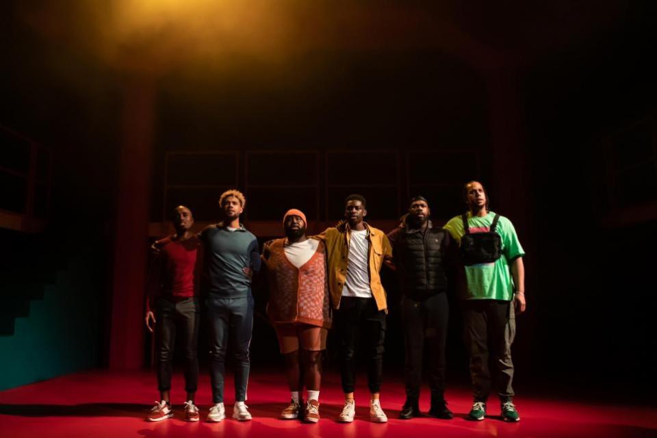 News Shopper: For Black Boys… se presenta en The Apollo Theatre por un período limitado de 6 semanas hasta el 7 de mayo de 2023. (Ali Wright)