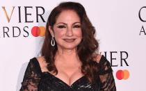 Auch sie machte ihre COVID-Erkrankung bei Instagram öffentlich: Latin-Pop-Star Gloria Estefan warnte in einem Clip vor den Gefahren des Virus, das "höchst ansteckend" sei. Sie hätte ihre Maske ständig getragen, vermute aber, dass ein netter Fan, der ihr ohne Maske zu nahe kam, sie dennoch angesteckt habe. (Bild: Eamonn M. McCormack/Getty Images)