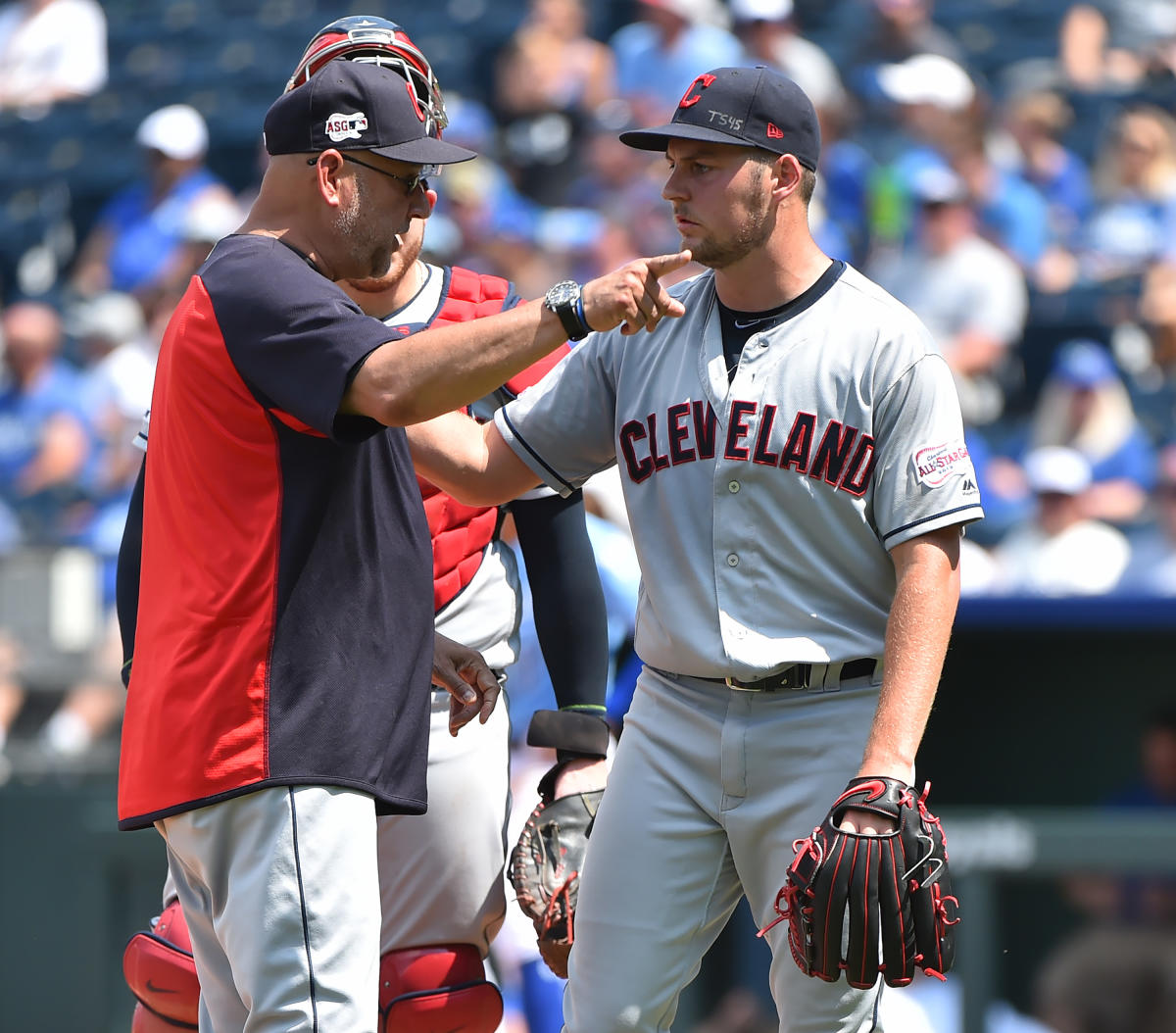 Trevor Bauer pulled after seven hitless innings in Indians' win