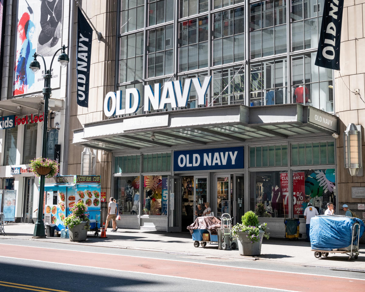 Gap Will Split Into Two Companies; Old Navy Will Be A Separate