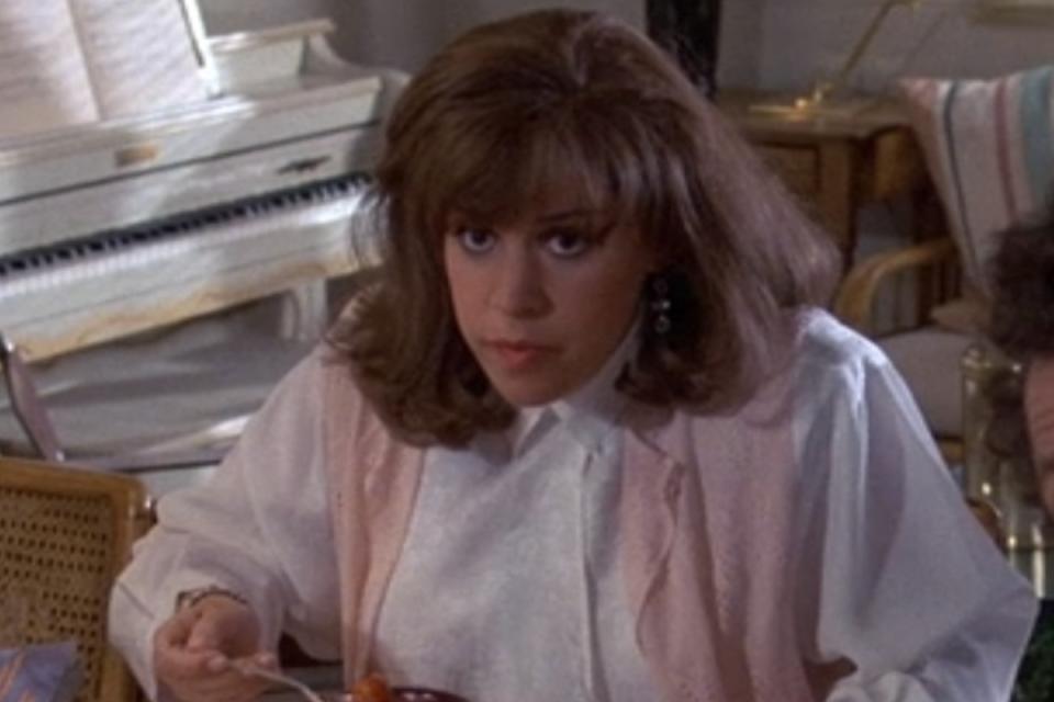 Wendie Jo Sperber, que también estuvo en la saga al completo, tuvo la oportunidad de rodar episodios para series como 'Matrimonio con hijos' (1991), 'Will & Grace' (1999), 'Un chapuzas en casa' (1999) o 'No con mis hijas' (2003-2005). Falleció el 29 de noviembre de 2005 a los 47 años. (Foto: Universal Pictures)