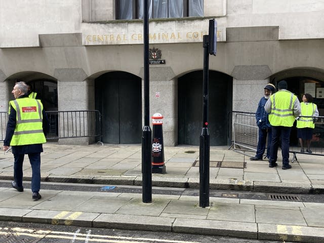 Old Bailey evacuated