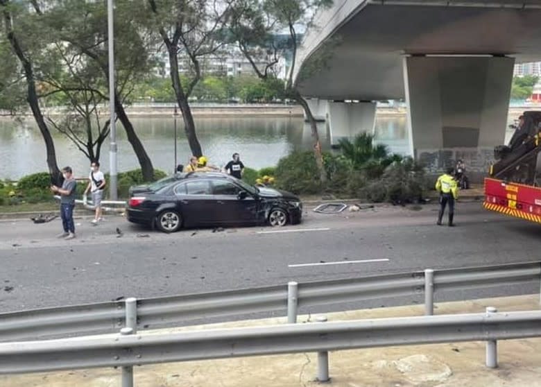 涉事私家車損毀。