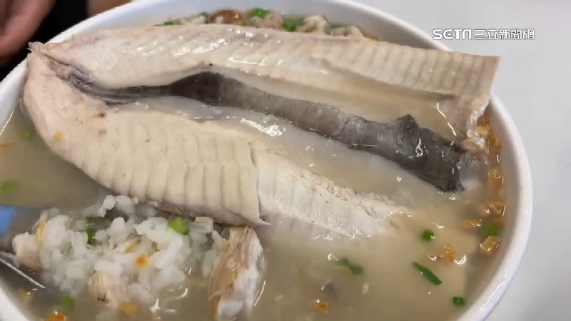 阿堂鹹粥一碗綜合粥+虱目魚肚現在要價300元。（圖／資料照）