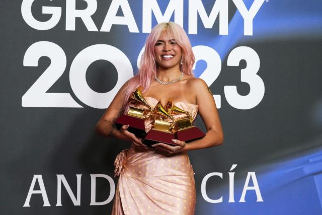 Karol G se lleva el premio al álbum del año en los Latin Grammy