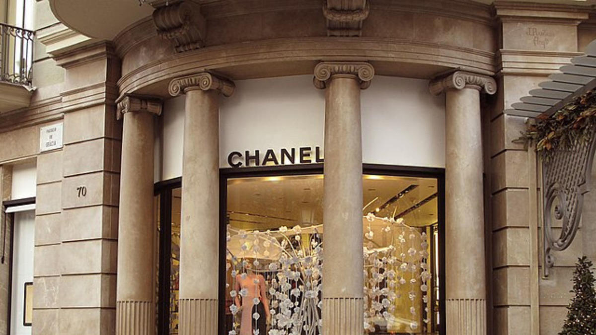 Chanel to open private boutiques for its top clients