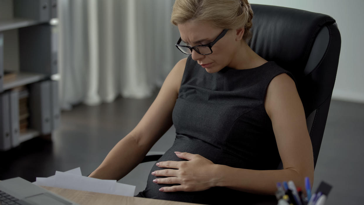 Siguen existiendo casos de mujeres cuyos embarazos amenazan sus puestos de trabajo. 