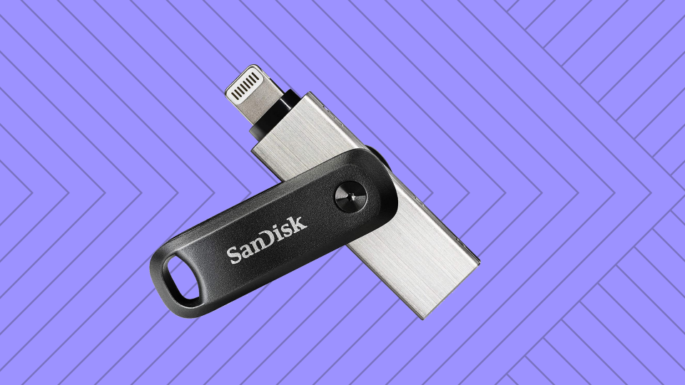 Save 39 percent on this SanDisk 256GB iXpand Flash Drive Go, today only. (Photo: Amazon)