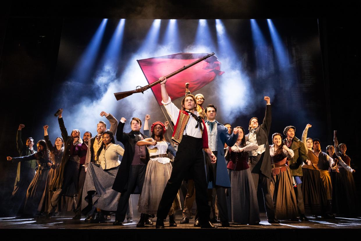 The cast of "Les Misérables" performs "One Day More."