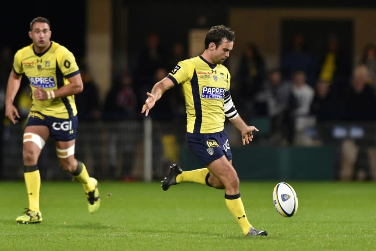 Clermont's French fly-half Morgan Parra kicks the ball during their match against Lyon OU on November 19, 2016