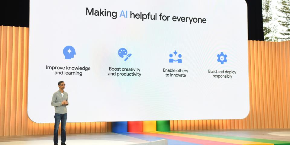 Sundar Pichai na pódiu Google IO 2023