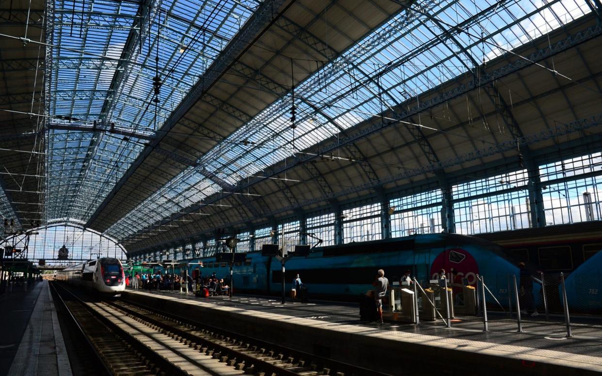 Train leaves Bordeaux St Jean station - MEHDI FEDOUACH/AFP