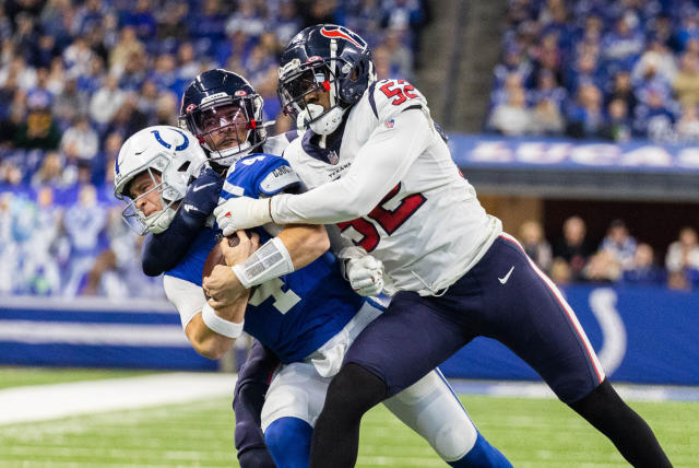 Jonathan Greenard with 39-yard pick-six for the Texans