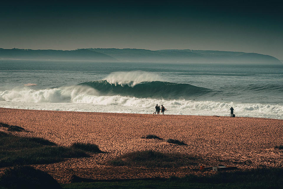 100 Foot Wave