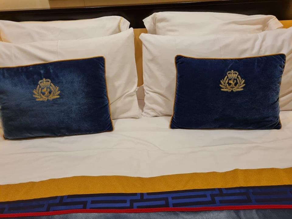 cunard pillows