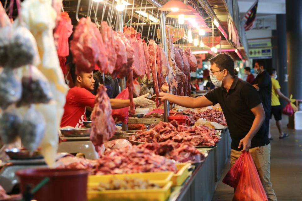 Ismail Sabri said these controlled fresh goods markets will only sell products including fish, meat, fruit and vegetables. — Picture by Yusof Mat Isa