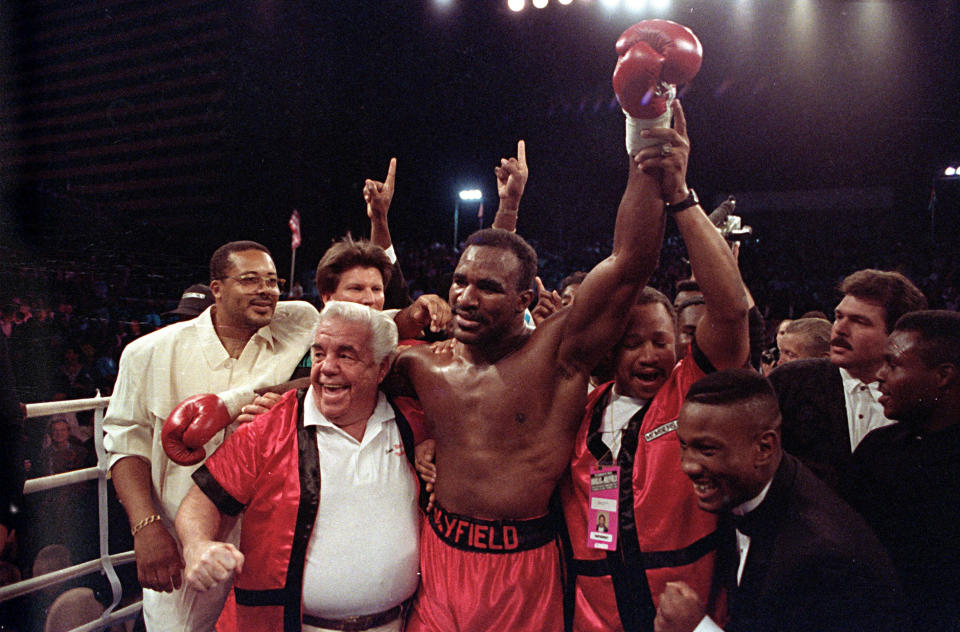 <p>Lou Duva: Hall of Fame boxing trainer who handled 19 world champions. </p>