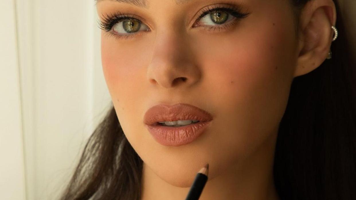 Her nude lip was crafted using VBB's lip liner in the shade '02.'