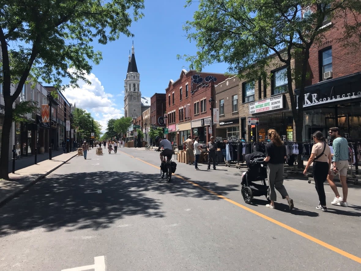 Part of Wellington Street in Montreal's Verdun borough will once again be fully pedestrian in Montreal this summer. (Laura Marchand/CBC - image credit)