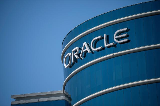 Oracle Reports Strong Bookings, Signaling Cloud Momentum (Bloomberg)