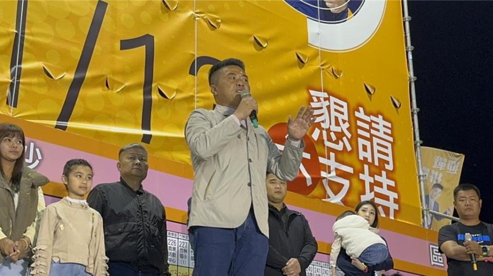 2024總統及立委選舉13日登場，國民黨台中二選區立委候選人顏寬恒自開票以來一路領先，並在6點多自行宣布當選。顏寬恒說，這次勝選不是「王子復仇」，是贏回公理與正義，未來4年會更努力、認真，把過去4年沒做的、欠的都爭取回來。（潘虹恩攝）