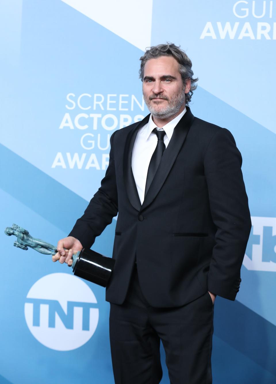 joaquin phoenix sags 2020.JPG