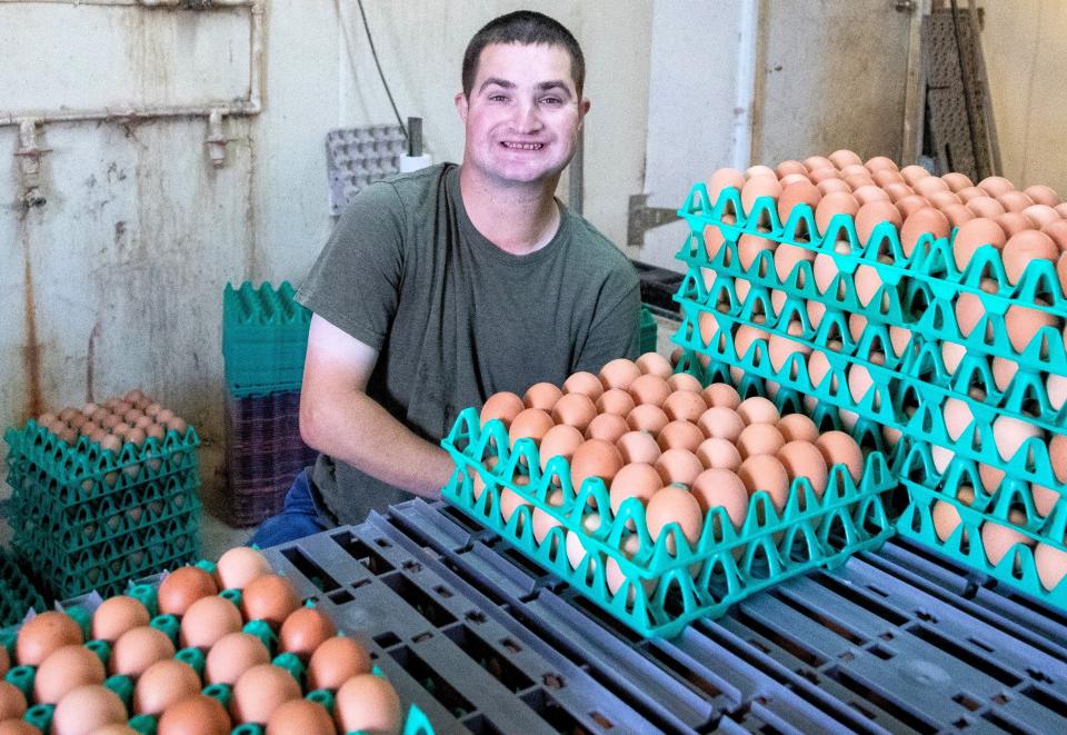 Seth Mullen recently won the Individual Spotlight Award at the annual luncheon held by the Coshocton County Board of Disabilities. Mullen has worked for Peach Tree Poultry in Fresno for nine years and has packaged more than a million dozen eggs in that time.