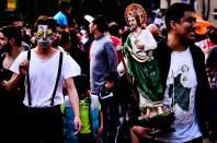 <p>Parade of mobile offerings, are part of the Day of the Dead festivities that took place in Mexico City on Oct. 28, 2017. (Photo: Omar Lopez/ZUMA Wire/ZUMAPRESS.com) </p>