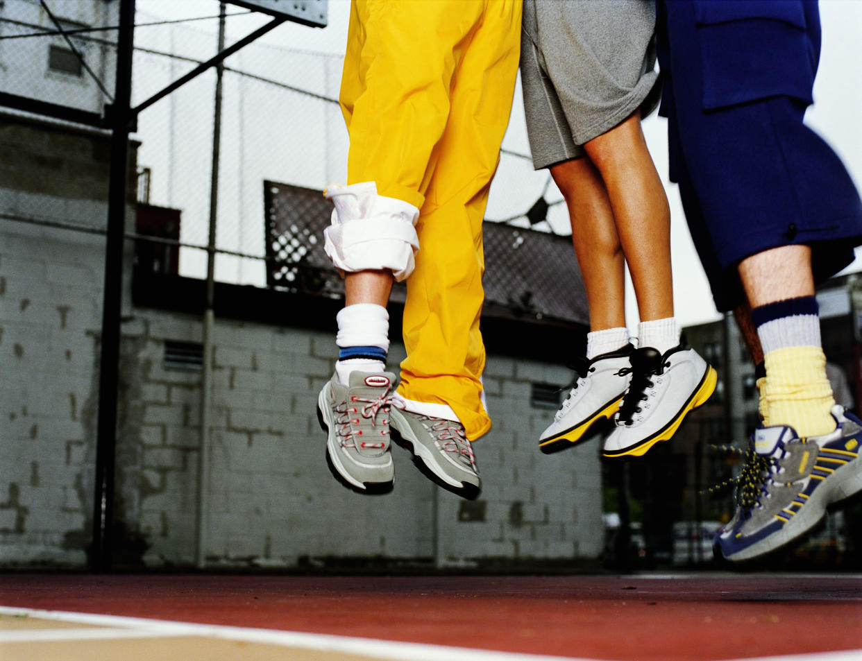 Deja tus tenis viejos ya y atrévete con los que siempre quisiste este Buen Fin/Getty Images.