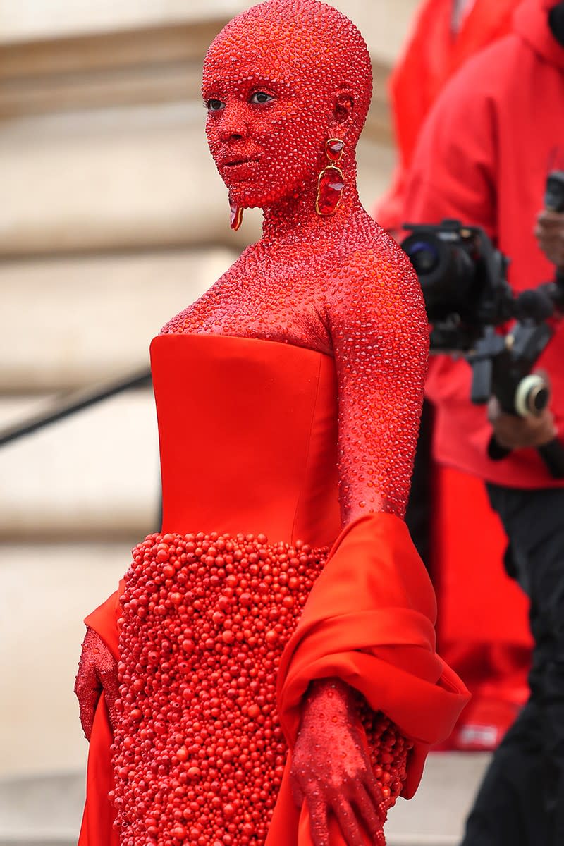 Doja Cat Kicked off Paris Couture Week Covered in Over 30,000 Blood Red ...