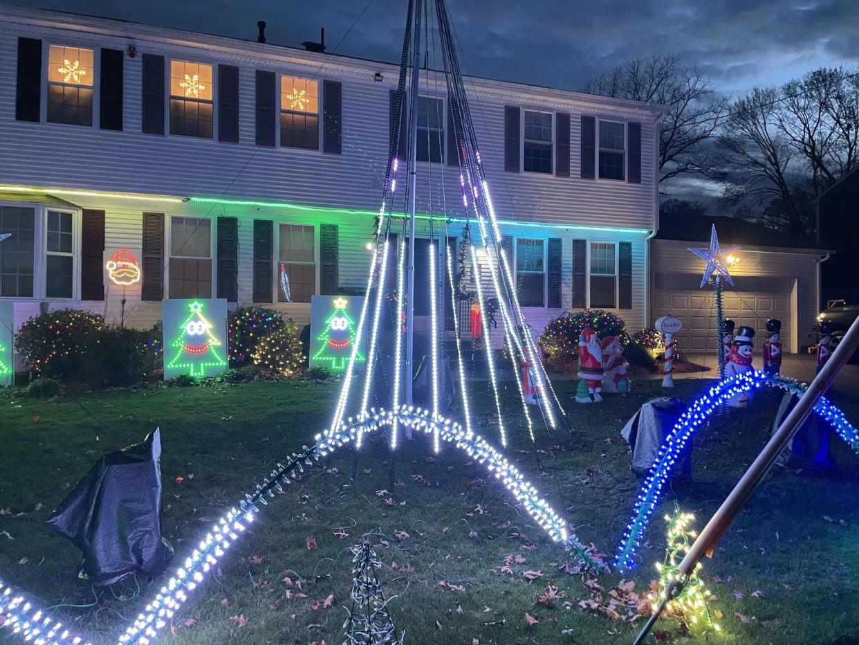 Lewis Family Christmas Display, Warwick, Rhode Island