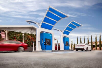 Vehicles fueling at a True Zero hydrogen fueling station. True Zero is a FirstElement Fuel company. First Element, using patented technology, is the only company in the world refueling multiple hydrogen vehicles simultaneously off of one set of equipment.