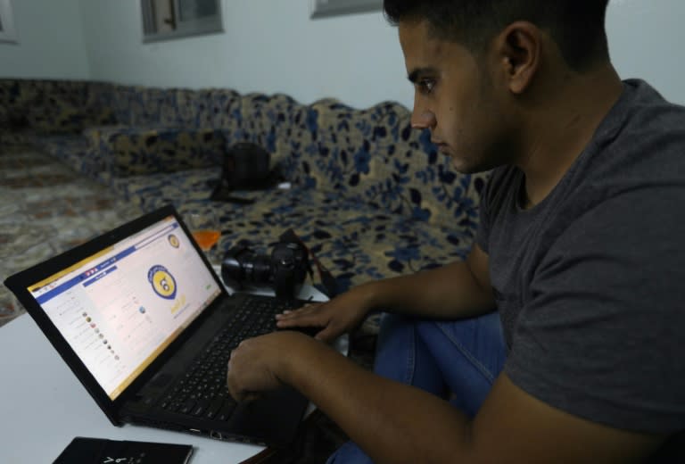 Khaled al-Idlibi, a 23-year-old media activist, says he managed to escape an air strike thanks to a system that sends warnings to mobile phone apps