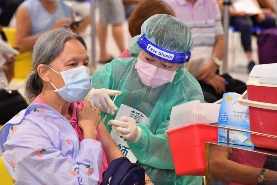 即日起至5月31日止到臺北市立聯合醫院 接種新冠XBB疫苗免收掛號費
