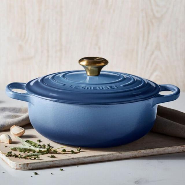 Win a ​Le Creuset 4-piece Essential Bakeware Set​!