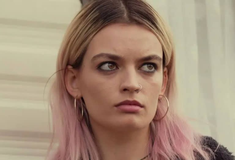 Quién Es Emma Mackey La Actriz De Sex Education Que Muchos Confunden Con Margot Robbie 2377