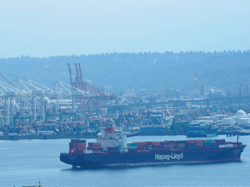 Hafenlotsen gehören zu den bestbezahlten städtischen Angestellten und sind für den Transport einer Ladung von entscheidender Bedeutung. - Copyright: Associated Press
