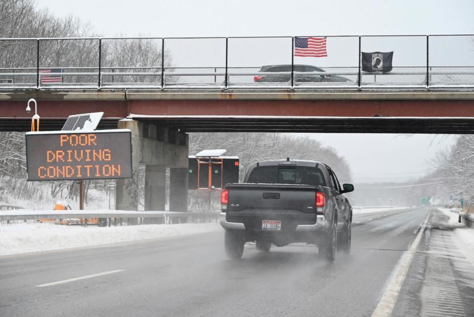 PHOTO: Snow is falling heavily in Port Jervis, New York, January 7, 2024. (Kyle Mazza/NurPhoto via AP)