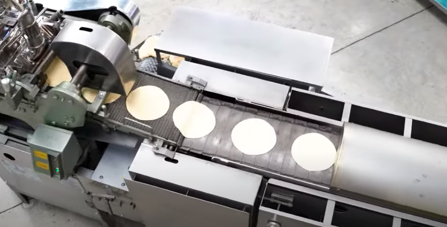 Modern automated tortilla machine manufactured by Tortilladoras Celorio.  Photo: YouTube