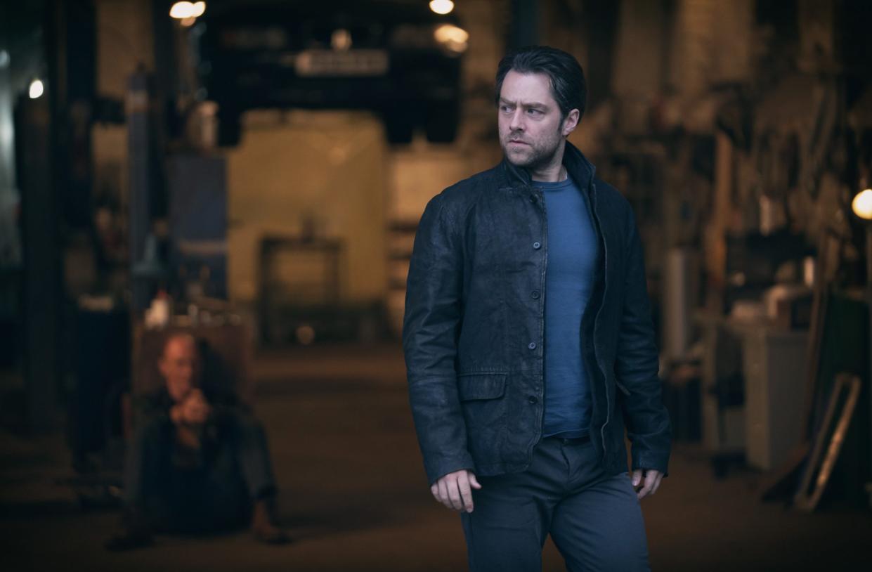  Richard Rankin plays DS John Rebus. 