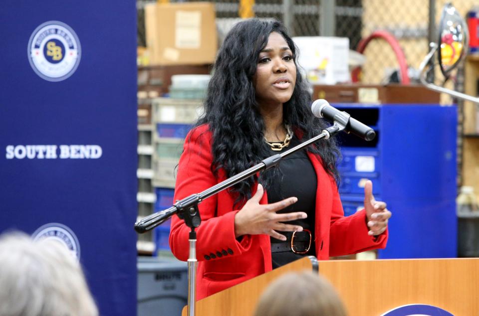 Assistant Superintendent Kareemah Fowler with the South Bend Community School Corp., speaks at the reveal of the two new electric school buses Friday, Jan. 27, 2023, at the South Bend school district’s bus facility on Bendix Drive in South Bend.