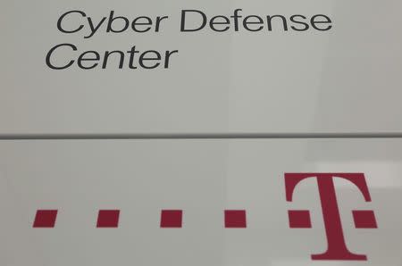 The Cyber Defence Center CERT of German telecommunications giant Deutsche Telekom AG is pictured during a media tour on the occasion of the CyberSecurity summit in Bonn November 3, 2014. REUTERS/Wolfgang Rattay/File Photo